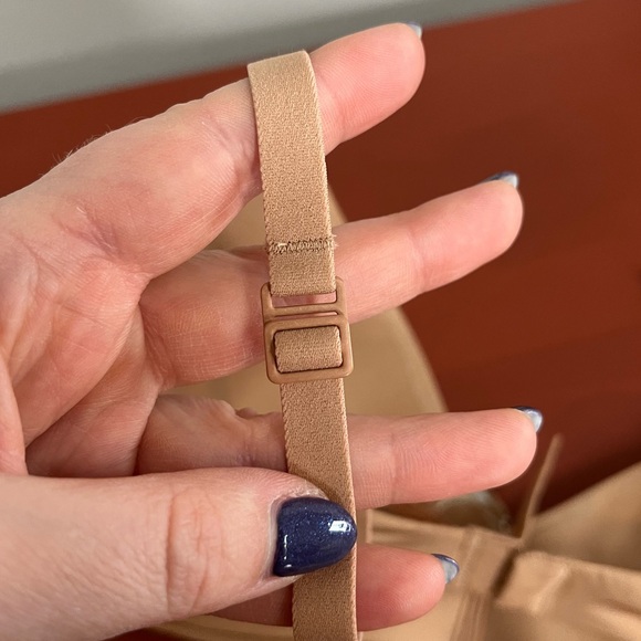 SKIMS NWT Wireless Form Push-Up Plunge Bra Ochre Nude Size 34D Adjustable - Picture 14 of 16